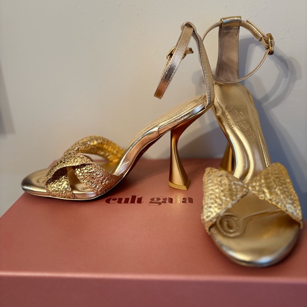 Cult Gaia Gold Textured Heels - Picture 3 of 6